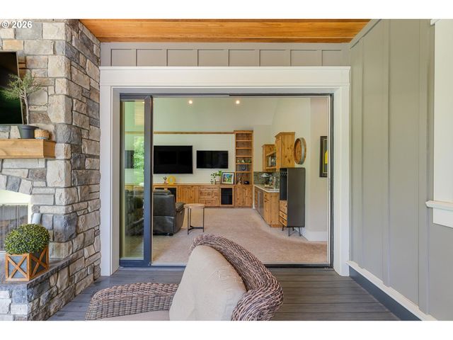 17847 S HIDDEN LAKE Dr, Oregon City, OR 97045