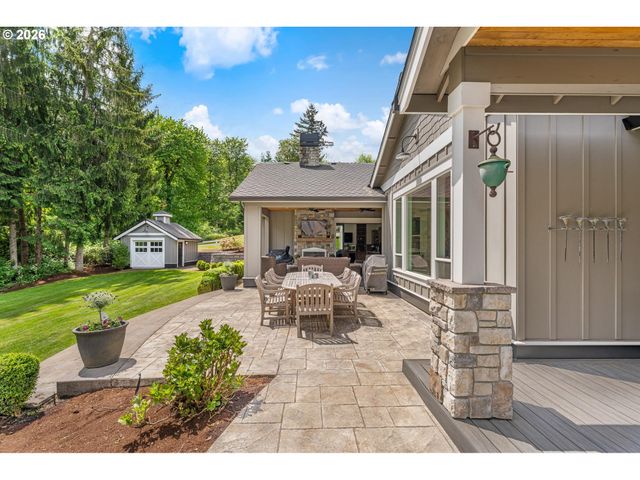 17847 S HIDDEN LAKE Dr, Oregon City, OR 97045