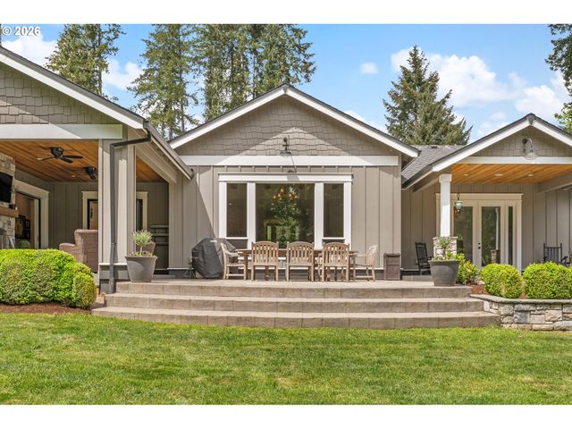 17847 S HIDDEN LAKE Dr, Oregon City, OR 97045