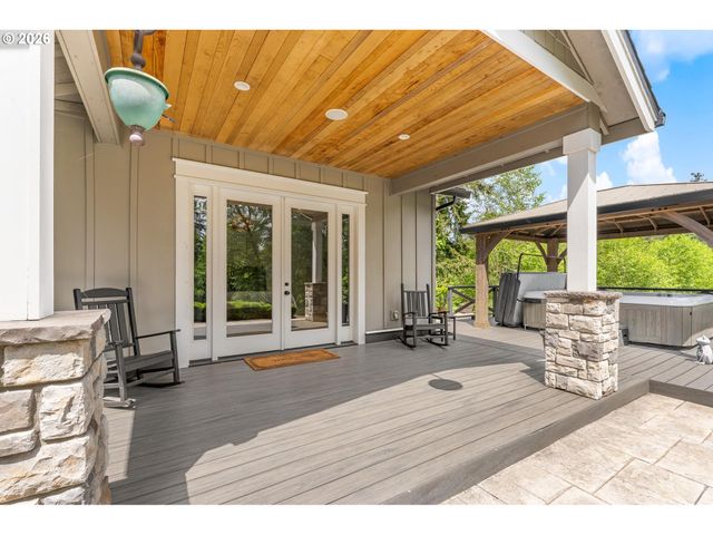 17847 S HIDDEN LAKE Dr, Oregon City, OR 97045