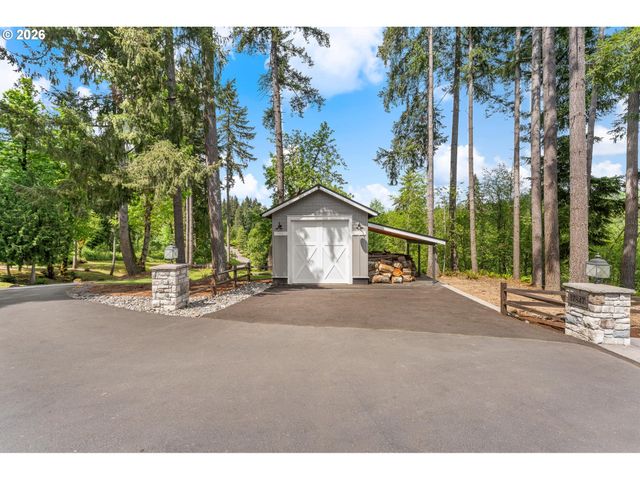 17847 S HIDDEN LAKE Dr, Oregon City, OR 97045