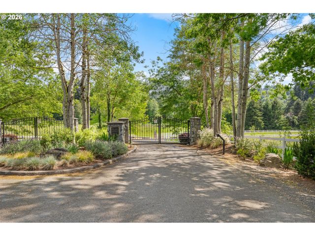 17847 S HIDDEN LAKE Dr, Oregon City, OR 97045