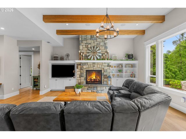 17847 S HIDDEN LAKE Dr, Oregon City, OR 97045