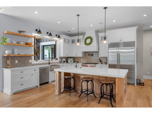 17847 S HIDDEN LAKE Dr, Oregon City, OR 97045