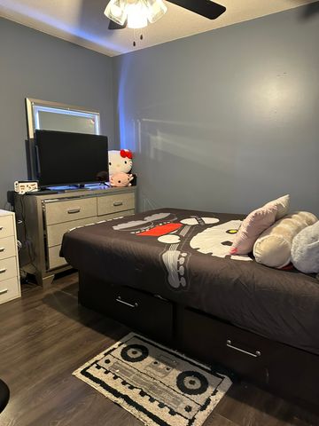 130 E St, Clarksville, TN 37042