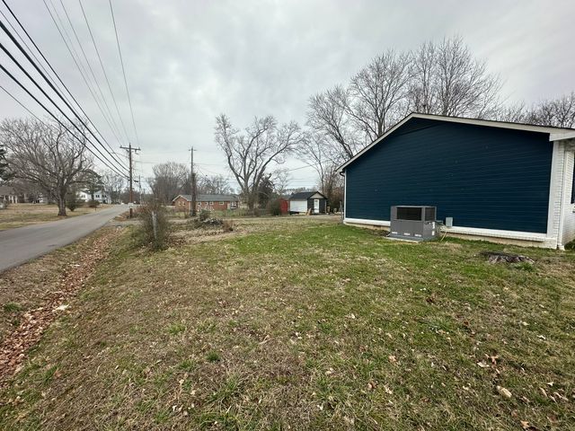 130 E St, Clarksville, TN 37042