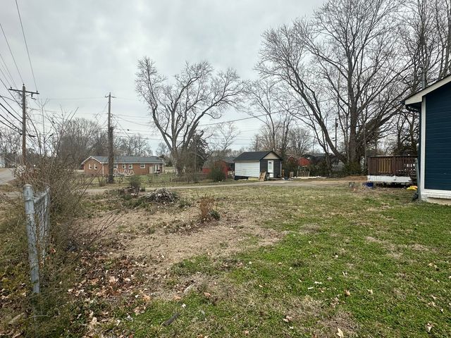 130 E St, Clarksville, TN 37042