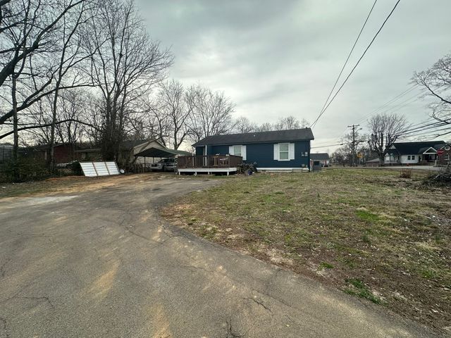 130 E St, Clarksville, TN 37042