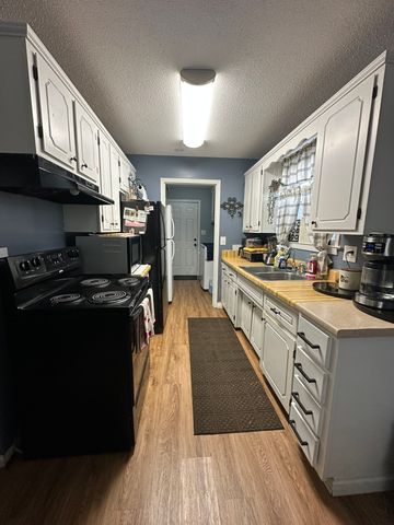 130 E St, Clarksville, TN 37042