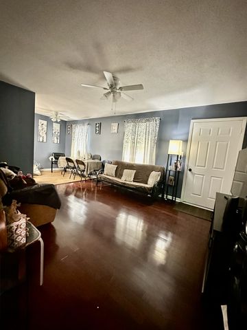 130 E St, Clarksville, TN 37042