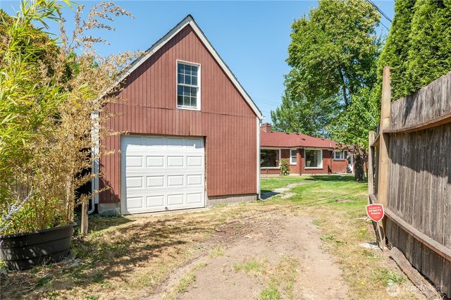 2615 Ocean Beach Highway, Longview, WA 98632