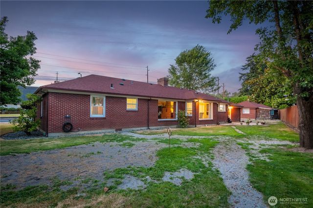 2615 Ocean Beach Highway, Longview, WA 98632