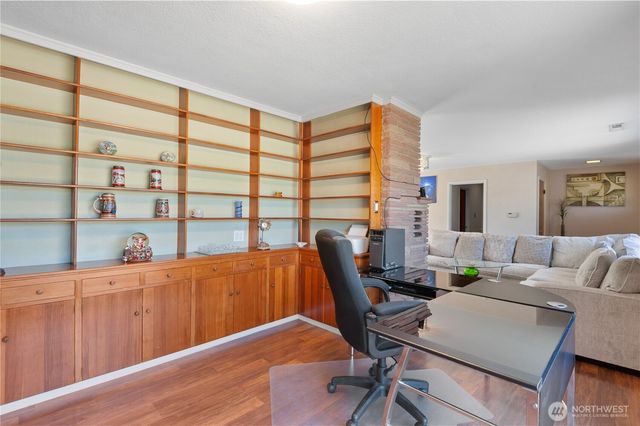 2615 Ocean Beach Highway, Longview, WA 98632