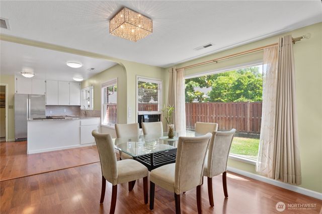 2615 Ocean Beach Highway, Longview, WA 98632