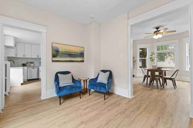 413 Knox Avenue N, Minneapolis, MN 55405