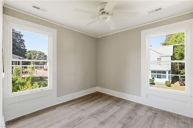 124 Wellons ST, Suffolk, VA 23434