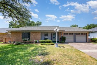 1914 Roosevelt Drive, Pantego, TX 76013