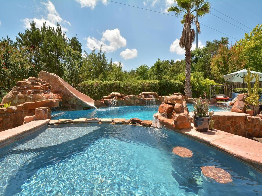 111 Crest View DR, Lakeway, TX 78734