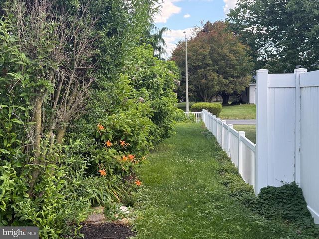 1030 SAINT PAUL ST, Lewisburg, PA 17837
