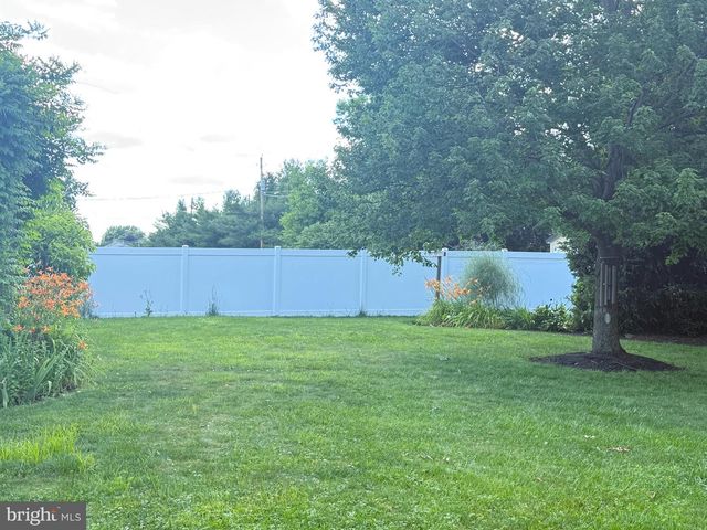 1030 SAINT PAUL ST, Lewisburg, PA 17837
