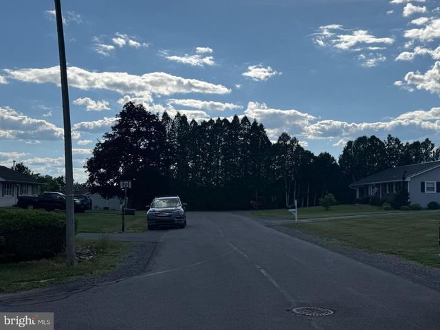 1030 SAINT PAUL ST, Lewisburg, PA 17837