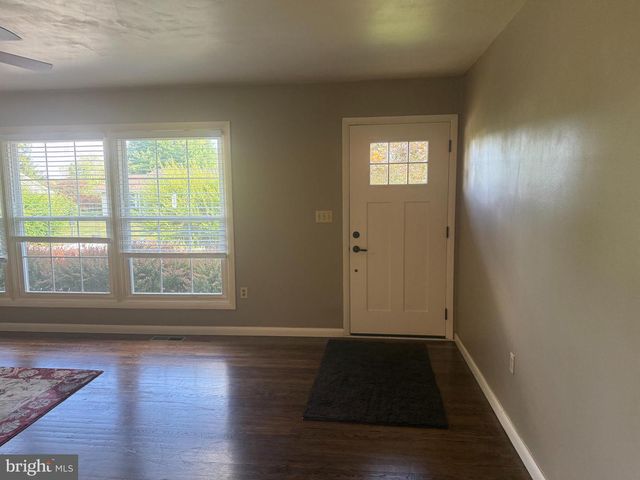 1030 SAINT PAUL ST, Lewisburg, PA 17837