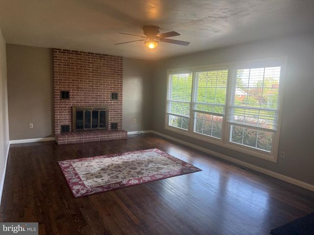 1030 SAINT PAUL ST, Lewisburg, PA 17837