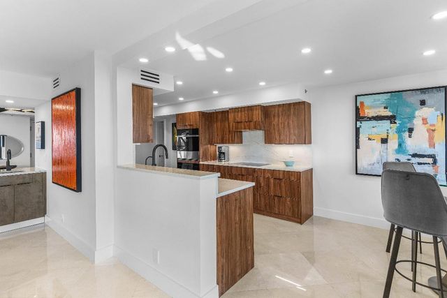 901 E Camino Real 15d, Boca Raton, FL 33432