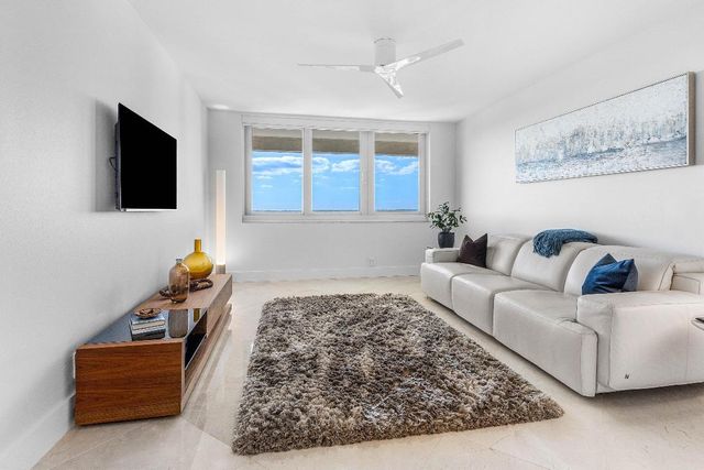 901 E Camino Real 15d, Boca Raton, FL 33432