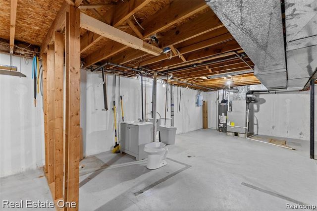 8456 Robindale Street, Dearborn Heights, MI 48127