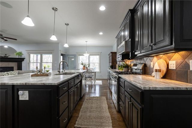 12815 Hubbard Road, Kansas City, KS 66109