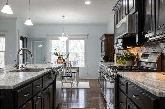 12815 Hubbard Road, Kansas City, KS 66109