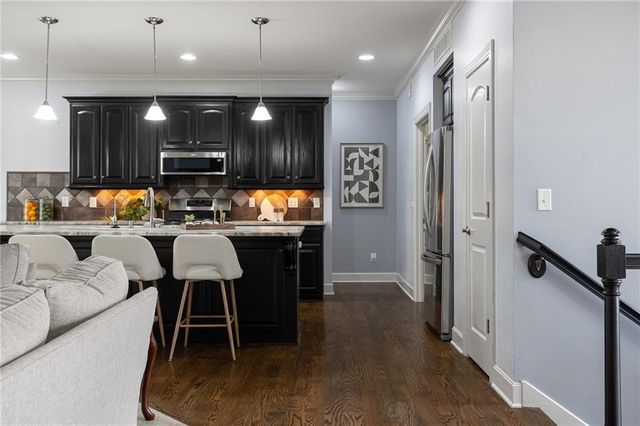 12815 Hubbard Road, Kansas City, KS 66109