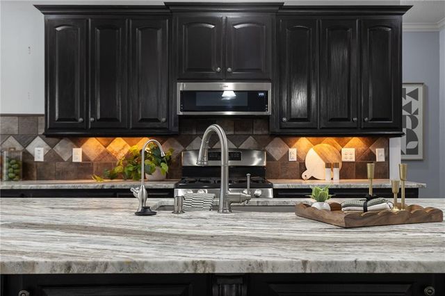 12815 Hubbard Road, Kansas City, KS 66109