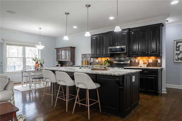 12815 Hubbard Road, Kansas City, KS 66109