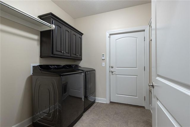 12815 Hubbard Road, Kansas City, KS 66109