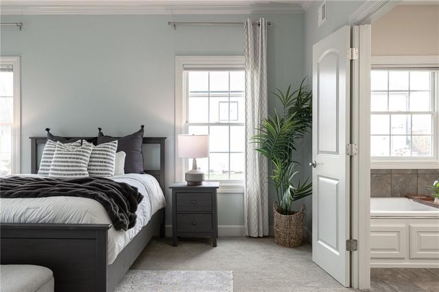 12815 Hubbard Road, Kansas City, KS 66109