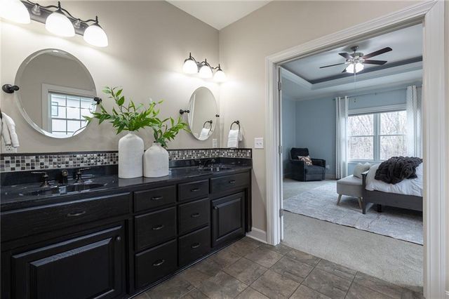 12815 Hubbard Road, Kansas City, KS 66109