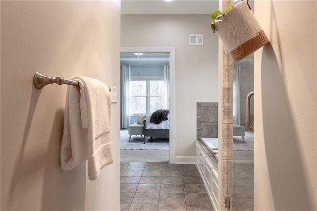 12815 Hubbard Road, Kansas City, KS 66109