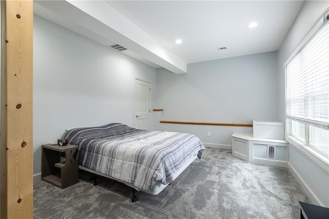 12815 Hubbard Road, Kansas City, KS 66109