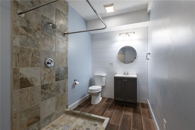 12815 Hubbard Road, Kansas City, KS 66109