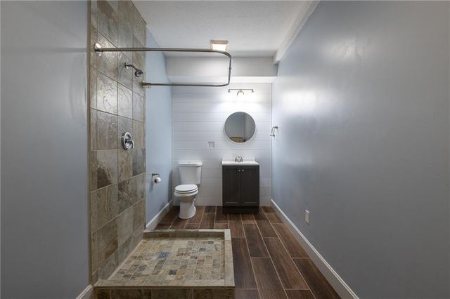 12815 Hubbard Road, Kansas City, KS 66109