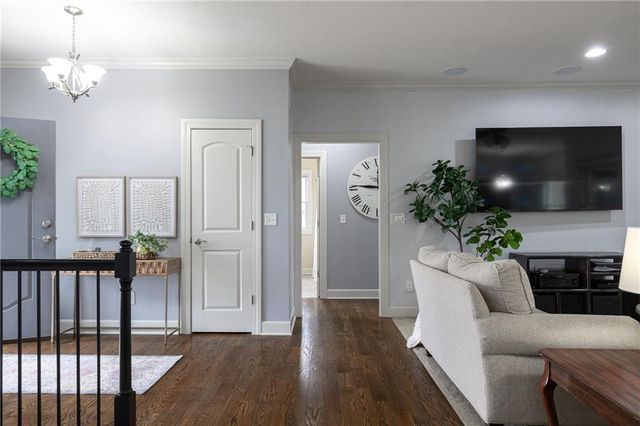 12815 Hubbard Road, Kansas City, KS 66109