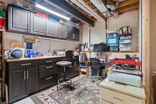 12815 Hubbard Road, Kansas City, KS 66109
