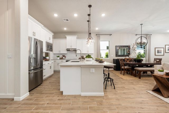 739 Solar Lane, Clovis, CA 93619