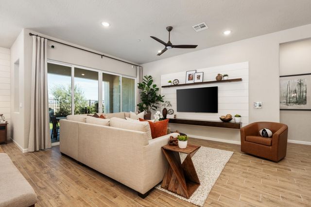 739 Solar Lane, Clovis, CA 93619