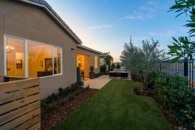 739 Solar Lane, Clovis, CA 93619