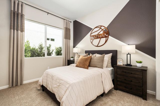 739 Solar Lane, Clovis, CA 93619