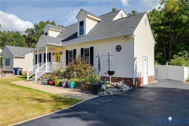 11701 Clear Ridge Dr, Chesterfield, VA 23112