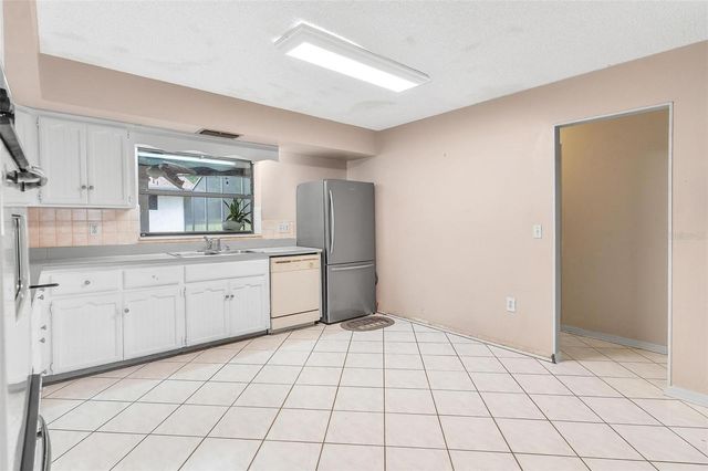 2500 URICK STREET, Fruitland Park, FL 34731